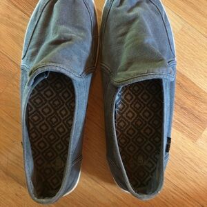 Women’s Casual Slip-On Shoes - Gray